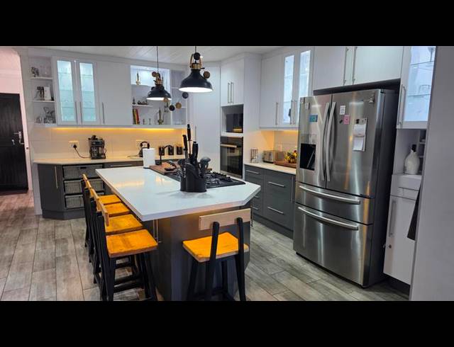 3 BEDROOM HOUSE FOR SALE IN REEBOK